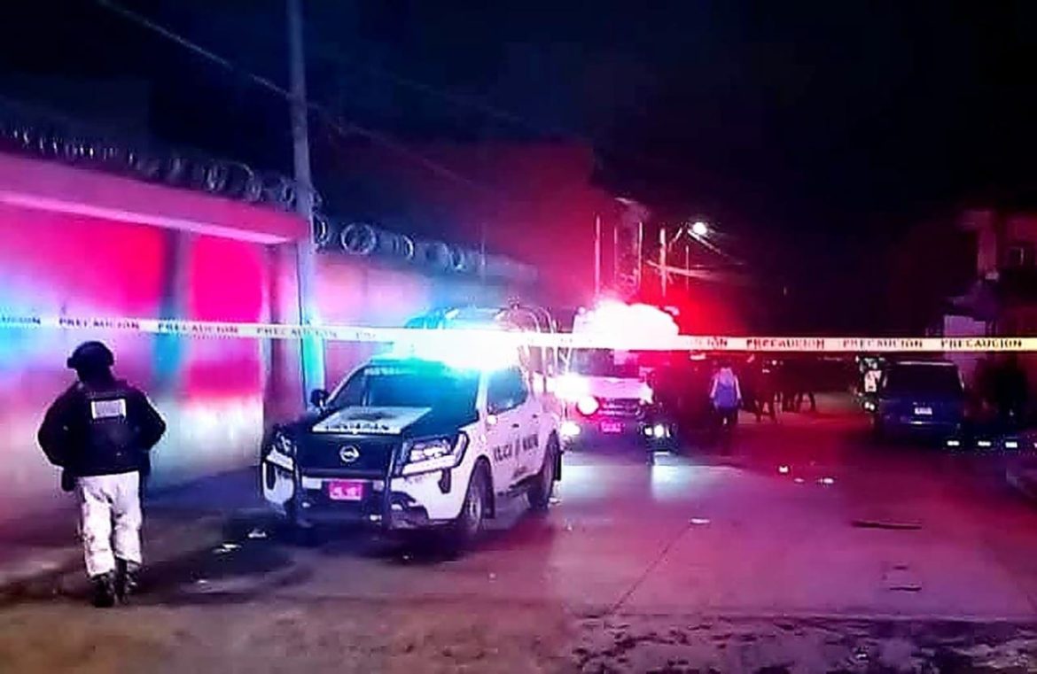 Delincuentes atacan a tiros a un hombre y golpean a su esposa, en la colonia Santa Catarina de Uruapan