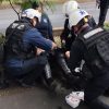 Se disuelve marcha normalista en Morelia tras agresión con cohetón que provocó quemaduras de segundo grado a una agente de la Guardia Civil